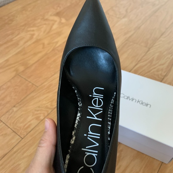 Calvin Klein Thick Heels Pumps - Picture 2 of 4